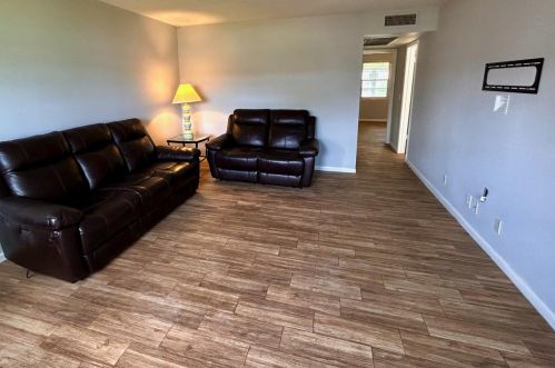 186 Chatham J, West Palm Beach, FL 33417-1829