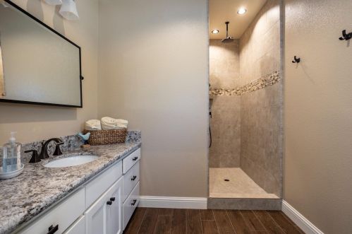 9918 Poppy Hills Dr, Valley Home CA 95361-9617 exterior