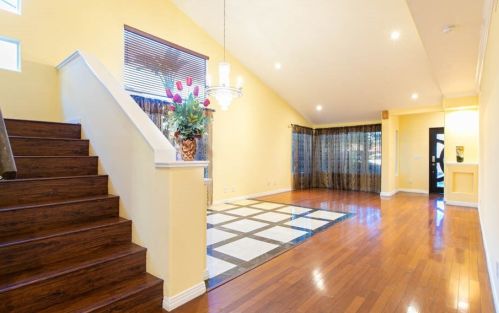 15728 Leadwell St, Van Nuys CA 91406-2537 exterior