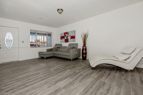 1435 3rd Ave, Hialeah, FL 33010-3411