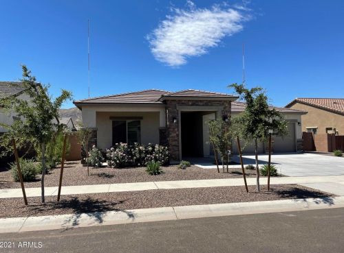 2123 Allen St, Phoenix, AZ 85041-8105