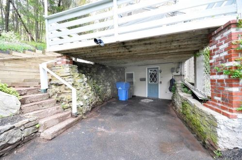 463 Lydall St, Manchester, CT 06042-2416