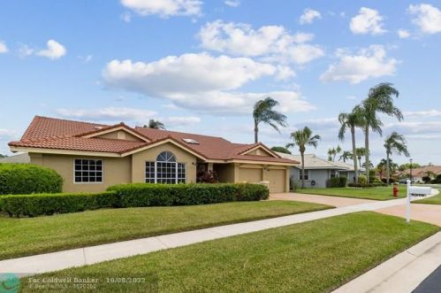 6215 Golf Villas Dr, Boynton Beach, FL 33437-4119