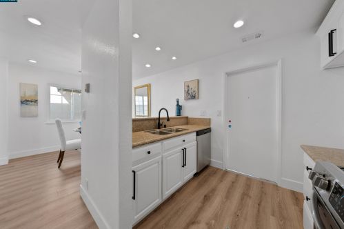 1822 Home Gate Dr, San Jose, CA 95148-1147