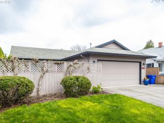 410 Gloucester St, Gladstone, OR