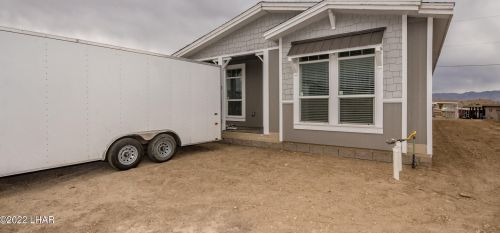 3037 Lake Dr, Lake Havasu City, AZ 86404-9786