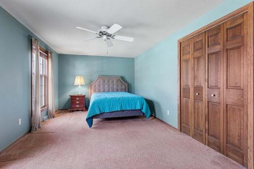 225 Traders Point Ln, Green Bay WI  54302-5236 exterior