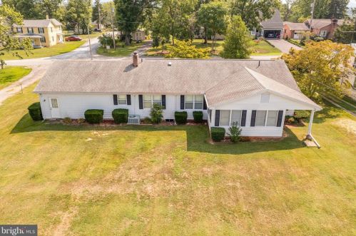 147 Euclid Ave, Charles Town WV  25414-1111 exterior