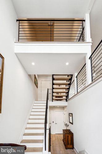 212 21st St, Philadelphia, PA 19103-1001