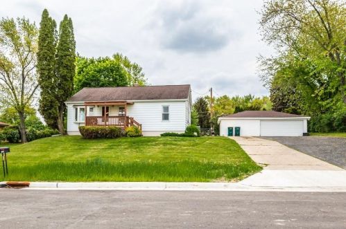 35811 89th St, Twin Lakes, WI 53181-9118
