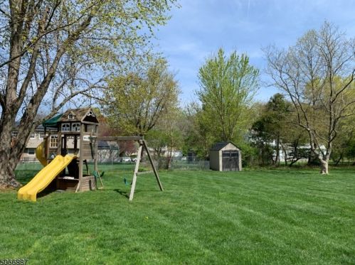 66 Wellington Rd, East Brunswick NJ  08816-1723 exterior