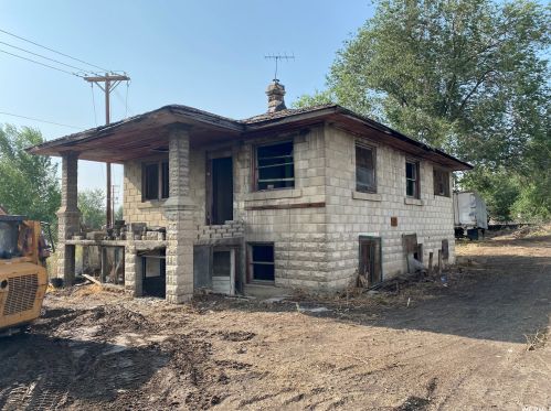 333 Railroad Ave, Carbonville, UT 84501-2832
