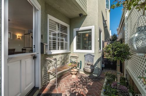 116 13th St, Seal Beach, CA 90740-6531
