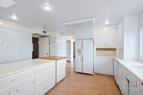 6675 Edmonton Ave, San Diego CA 92122-2518 exterior