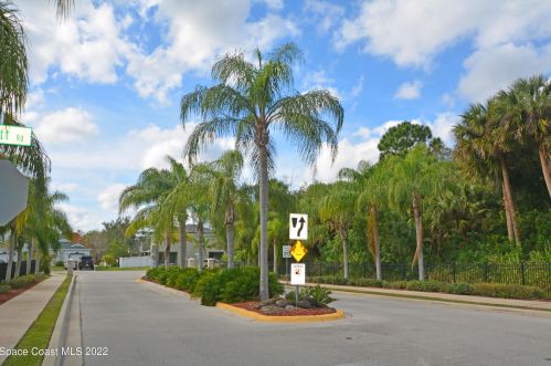 421 Carley Ln, Cocoa, FL 32926-4259