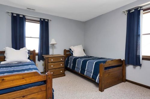 16 Vollmer Ave, Norwalk CT  06851-4132 exterior