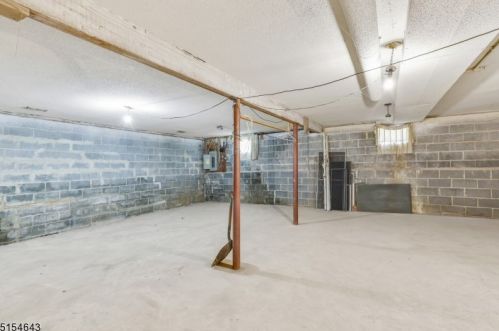 523 Hidden Holw, Scotch Plains NJ  07076-2027 exterior