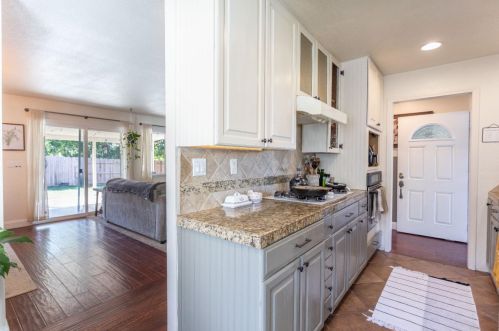 7808 Highland Ave, Citrus Heights CA  95610-4512 exterior