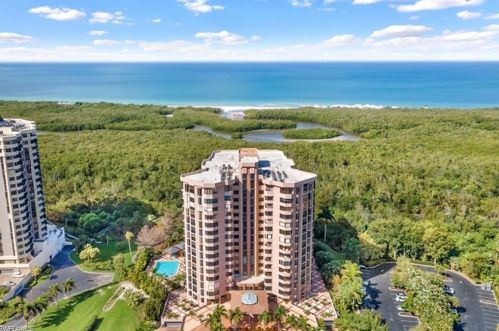 6075 Pelican Bay Blvd, Naples FL  34108-8169 exterior