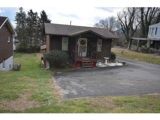 561 Stone Dr, Kingsport, TN 37660-4060