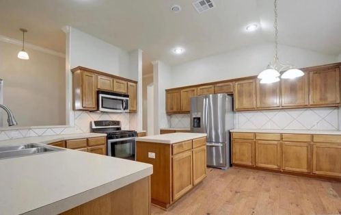 127 Hickory Ln, Georgetown TX  78633-4491 exterior