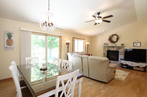 420 Dewberry Dr, Fond Du Lac, WI 54935-1868