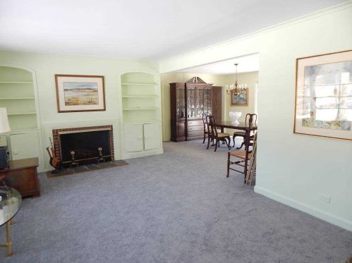 82 Beach Rd, West Hampton Beach, NY 11978-2339