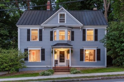 42 Sparhawk St, Amesbury MA  01913-3319 exterior