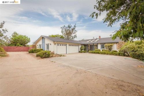 2540 Oakley Rd, Oakley, CA 94561-4109