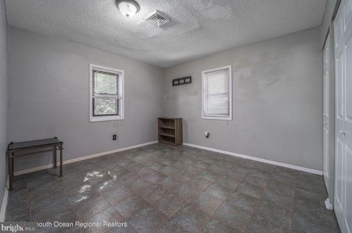 401 Sea Bright Rd, Lacey NJ  08731-4950 exterior