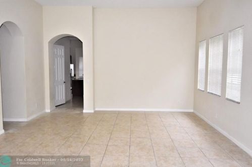 6751 Bulrush Ct, West Palm Beach, FL 33413-3487