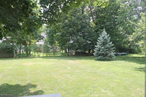 21 Diana Rd, Greystone Park NJ  07950-2104 exterior