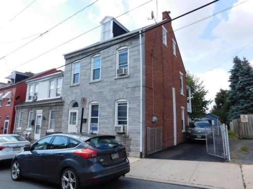 537 High St, Lancaster PA  17603-5207 exterior