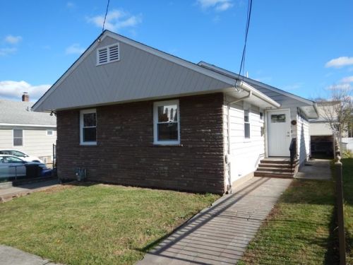 14 Grant Ave, Paterson, NJ 07512-2508