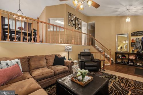 5344 Satterfield Dr, Woodbridge VA  22193-3408 exterior