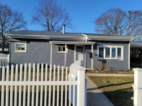 9 Chevy Chase, Amityville, NY 11701-2007