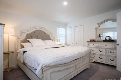 80 Circle Dr, Litchfield CT  06750-1710 exterior