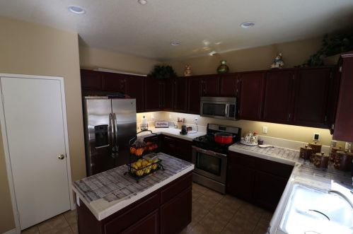 11224 Streamfield Ct, Riverside CA 92505-5713 exterior