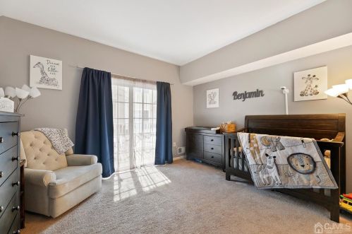 62 Frst Dr, Piscataway NJ 08854-2276 exterior