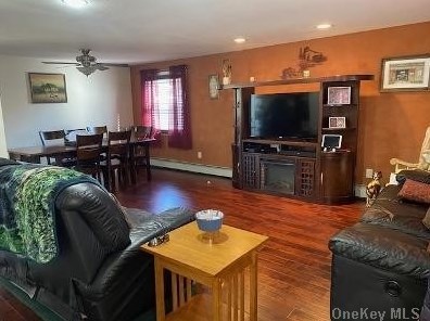 125 Shelby Ave, Holbrook, NY 11741-3222