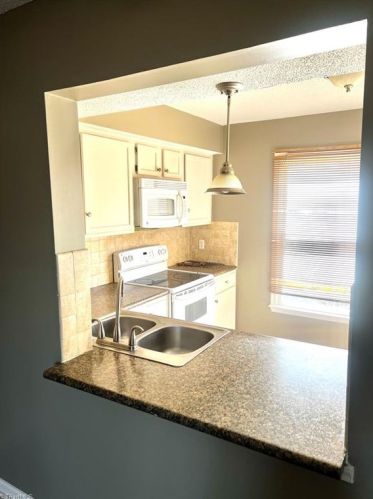 4207 Baylor St, Greensboro NC  27455-2560 exterior