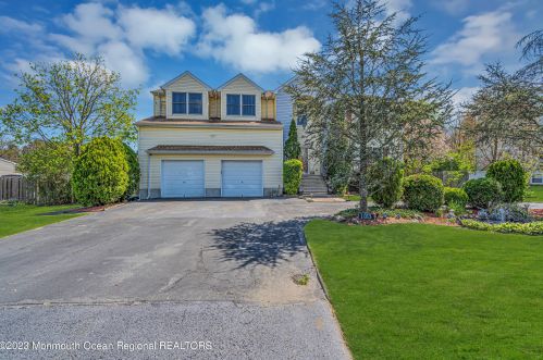 1013 Woodlane Rd, Jackson Twp NJ  08527-1555 exterior