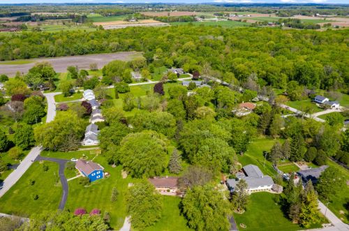 11521 Meadowbrook Dr, Thiensville, WI 53097-3139