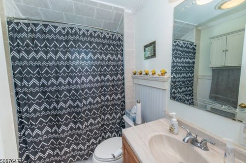 16 Irving Ter, Bloomfield NJ  07003-3811 exterior