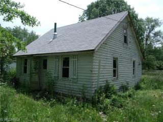 1630 Madison Ave, Concord Township OH  44077-5120 exterior