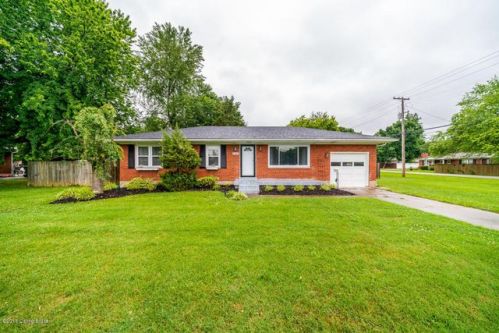 8383 Walker Rd, Louisville, KY 40258-1245