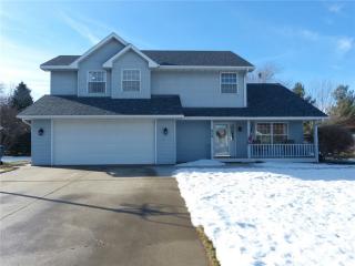 809 Independence St, Pella IA  50219-9640 exterior
