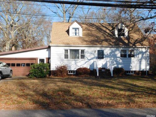 110 Dix Hwy, Huntington Station, NY 11746-6414