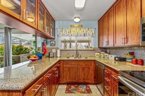 3210 Merrill Dr, Torrance CA 90503-7115 exterior