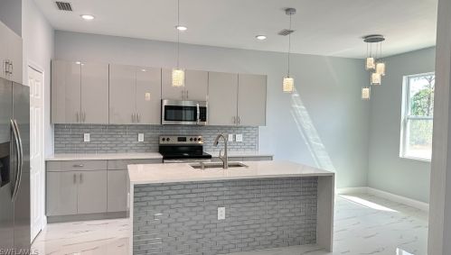 3201 55th St, Lehigh Acres, FL 33971-5738